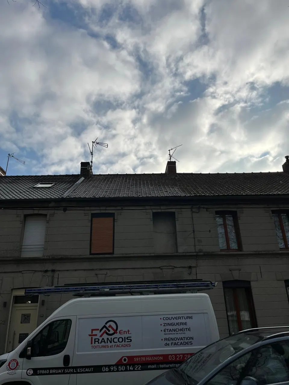 Camion de l’entreprise Ent. François, Toitures et Façades